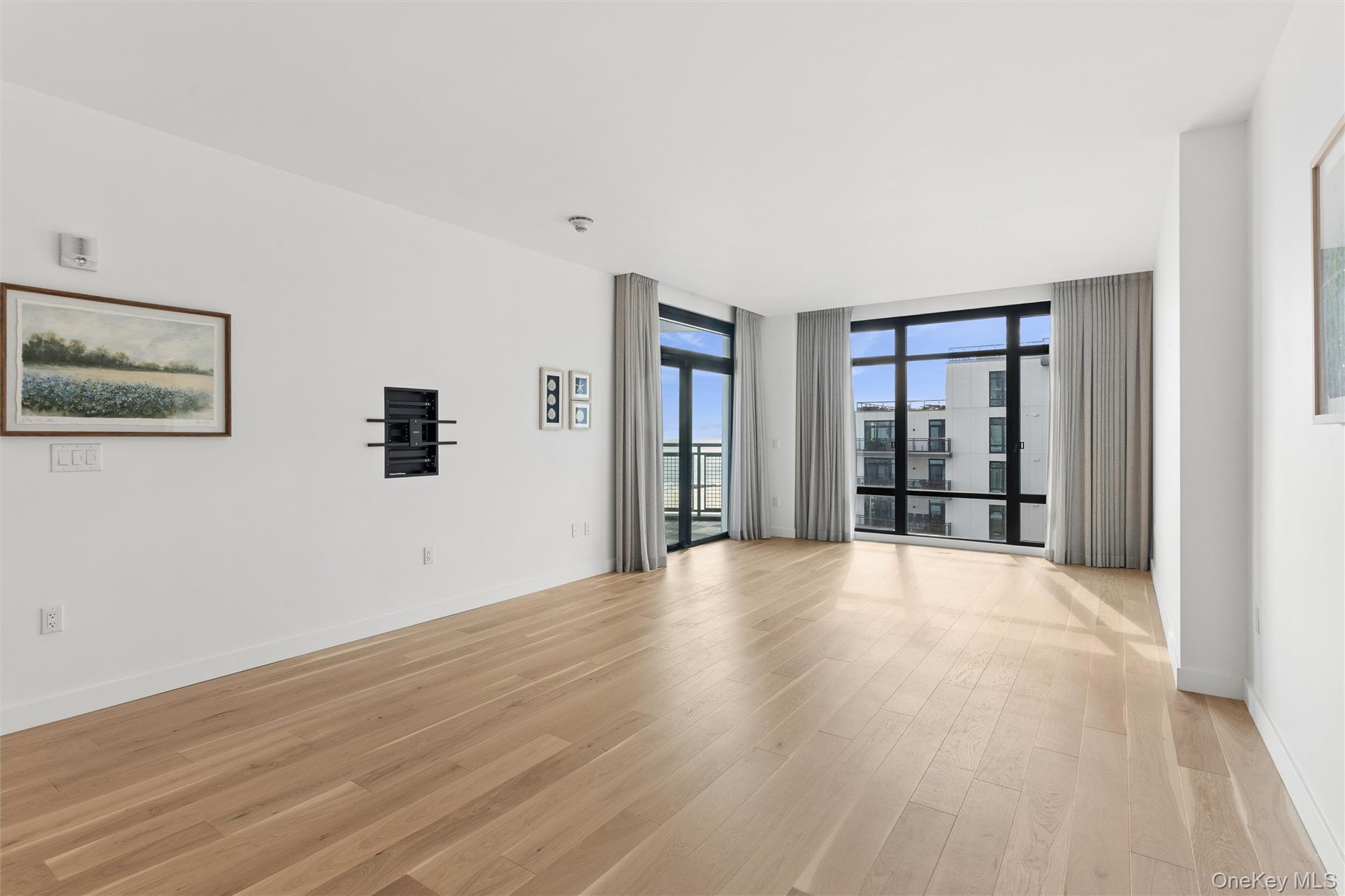 140 Boardwalk Unit: 905