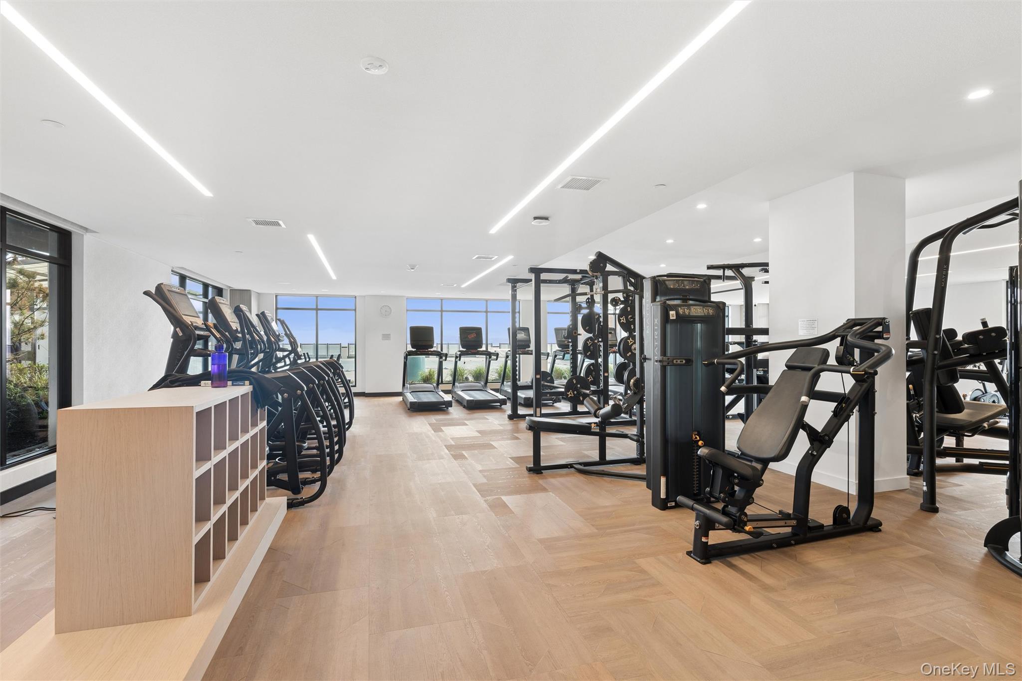 140 Boardwalk Unit: 905