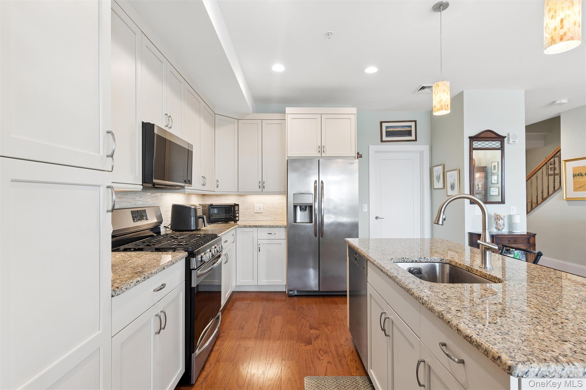 332 Marina Pointe Drive Unit: 332