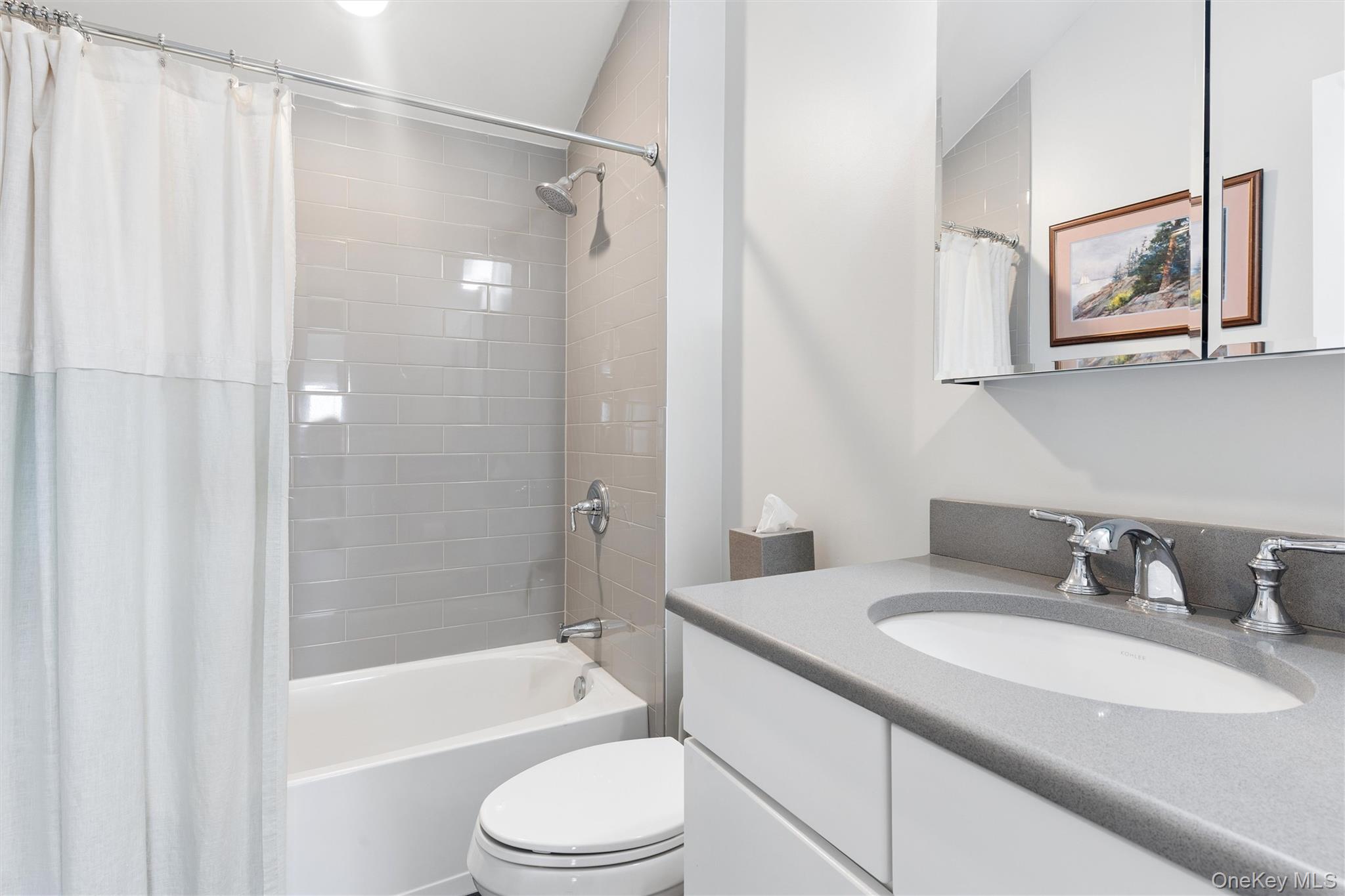 332 Marina Pointe Drive Unit: 332
