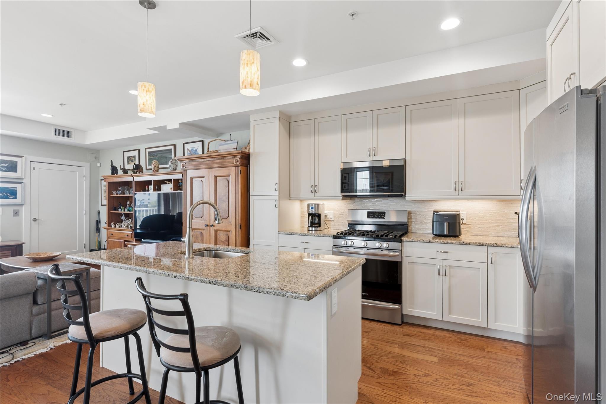 332 Marina Pointe Drive Unit: 332