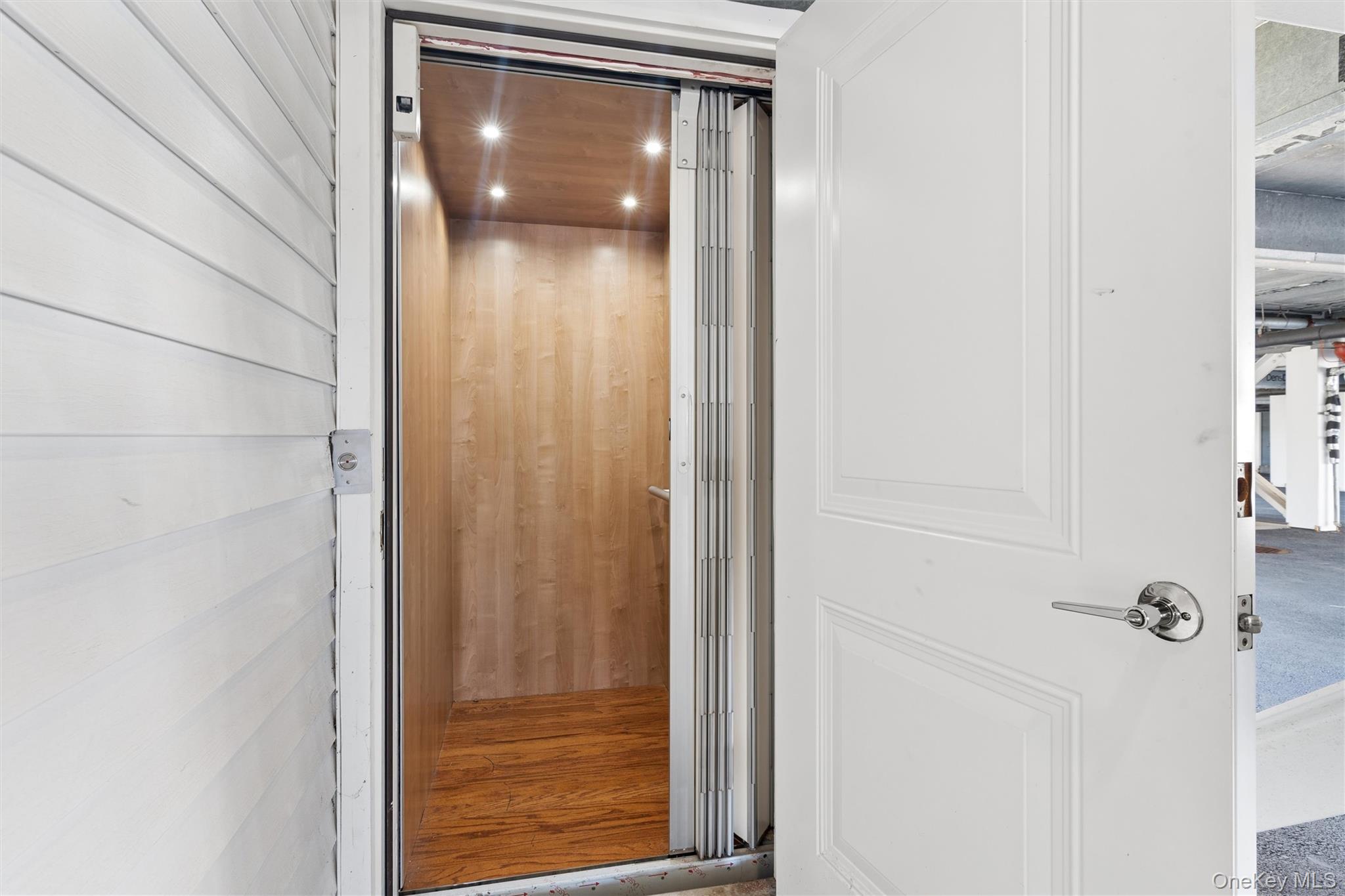 332 Marina Pointe Drive Unit: 332