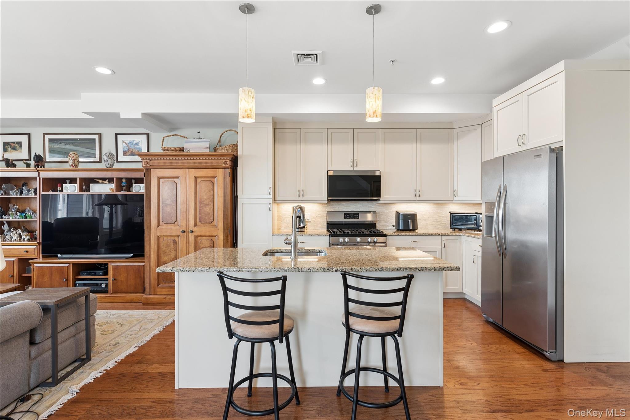 332 Marina Pointe Drive Unit: 332