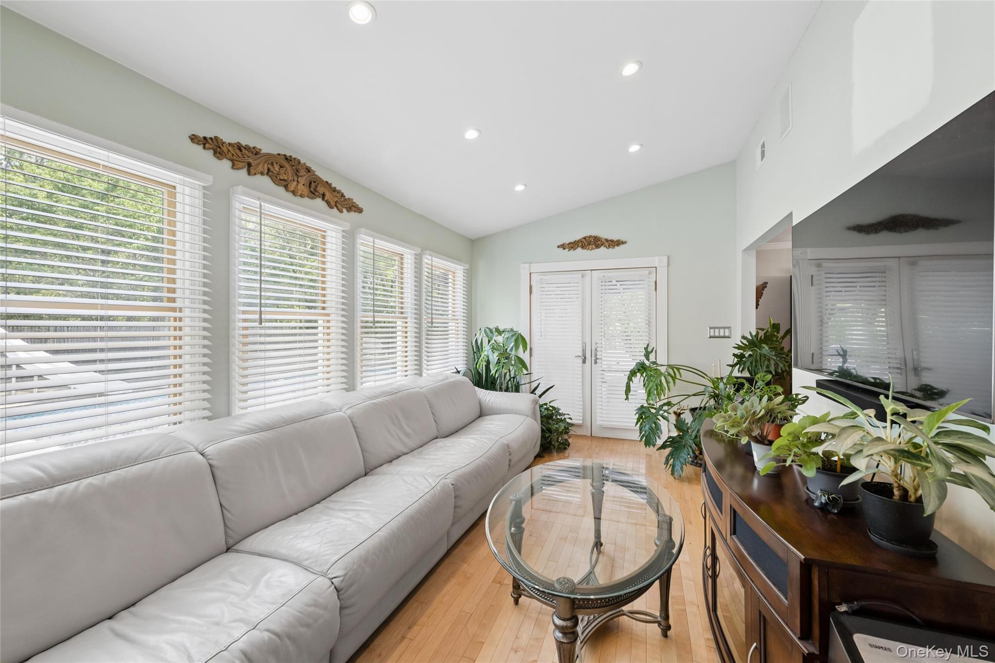 10 Rita Drive