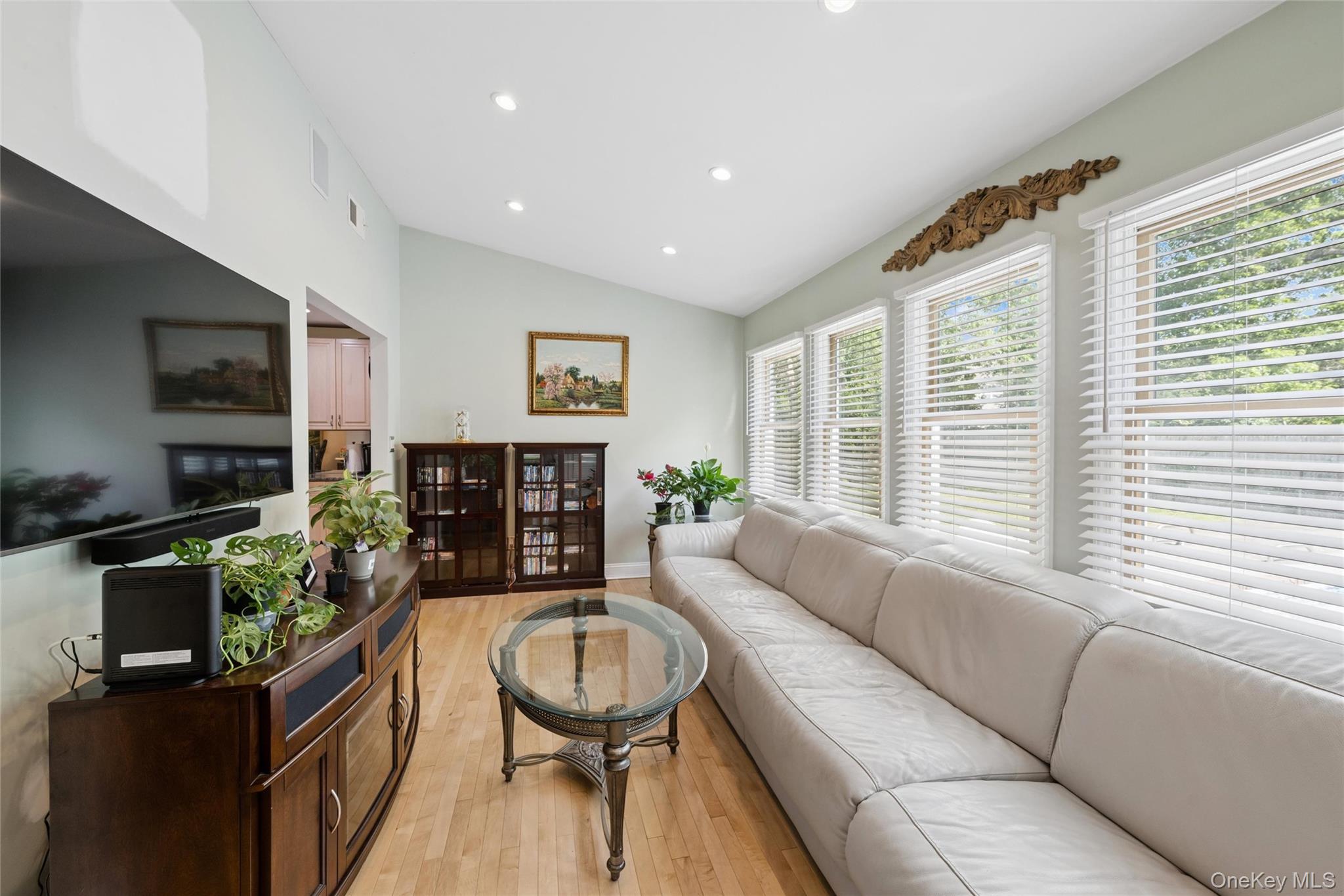 10 Rita Drive