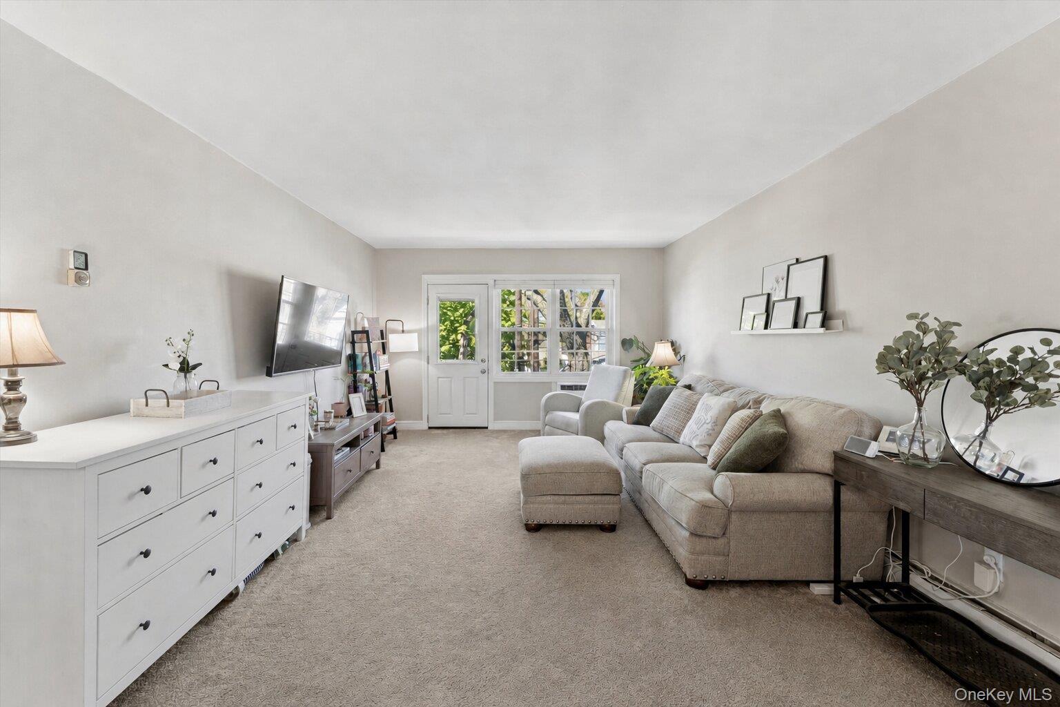 323 Hicksville Road Unit: 4