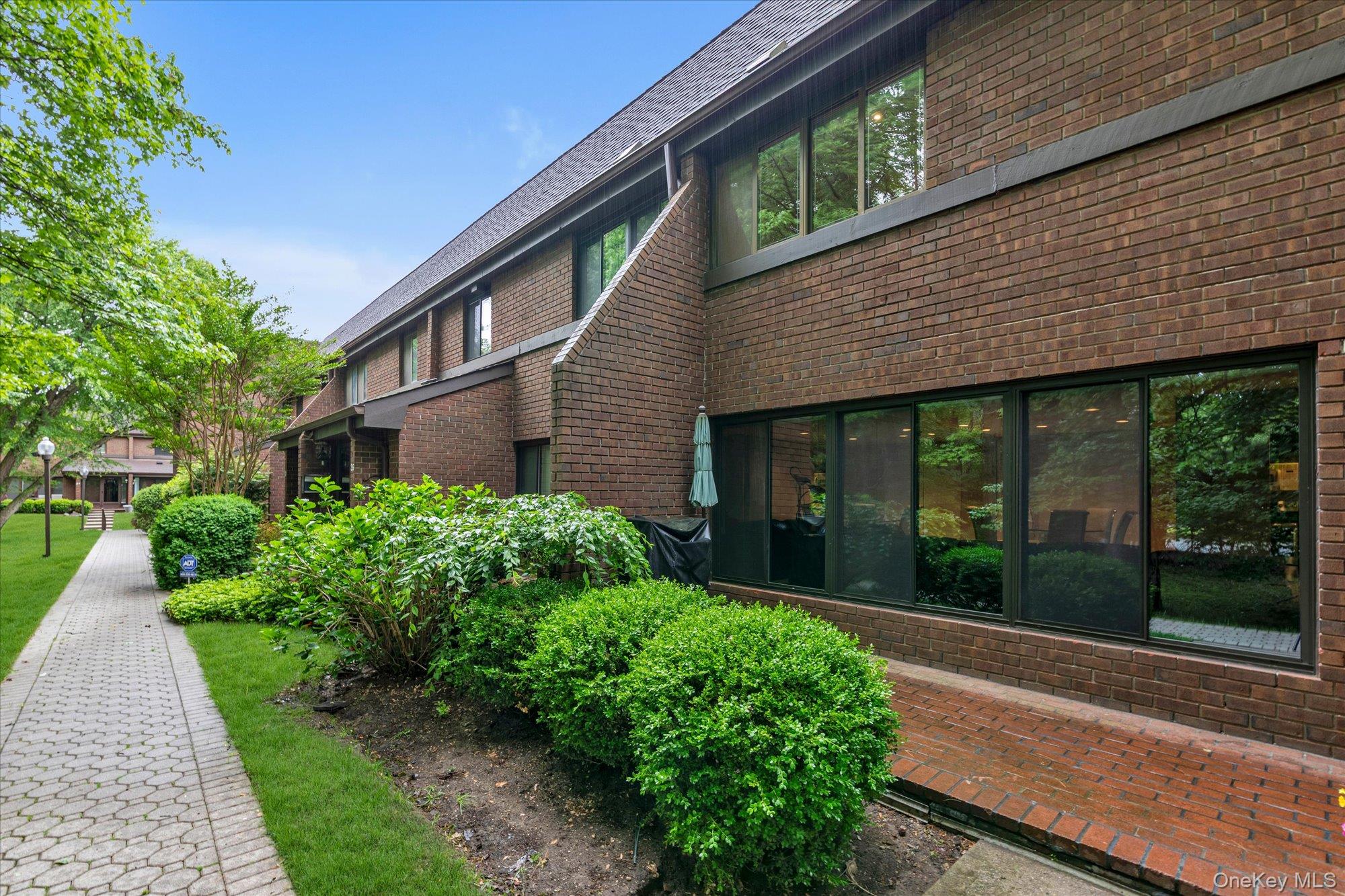 41 Spring Hollow