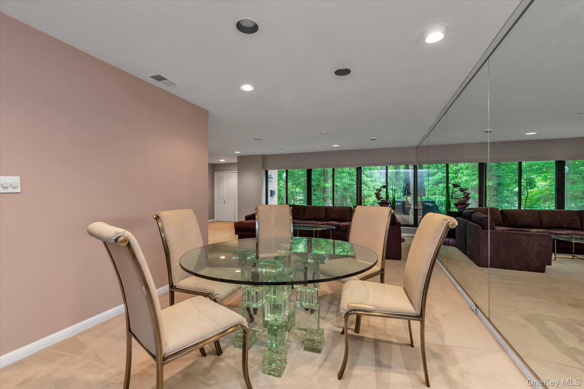 41 Spring Hollow