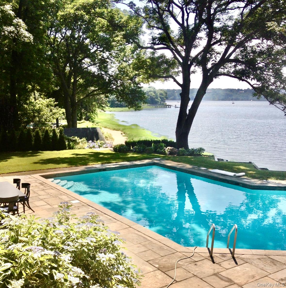 516 Centre Island Road
