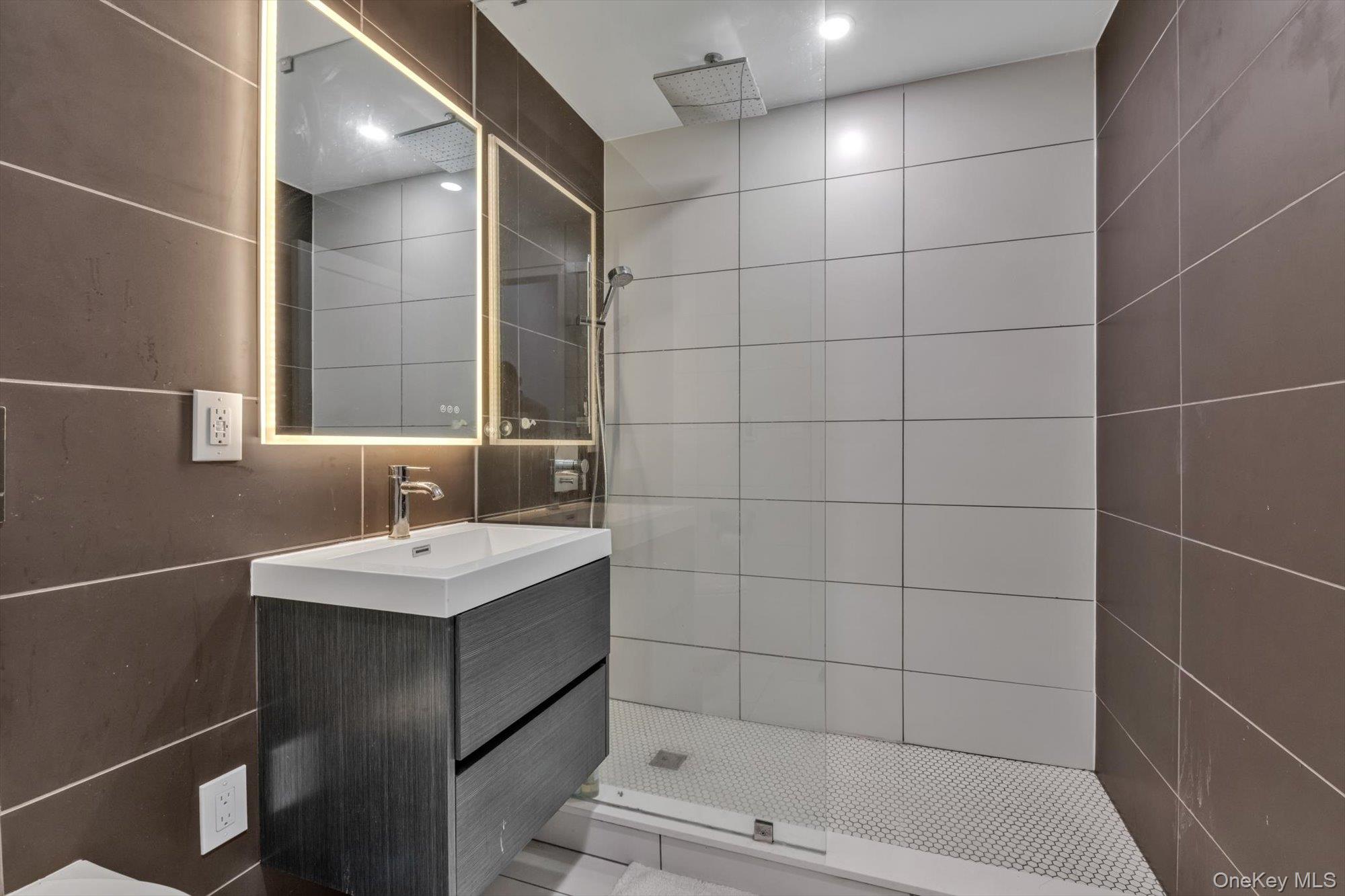 1238 63rd Street Unit: D224