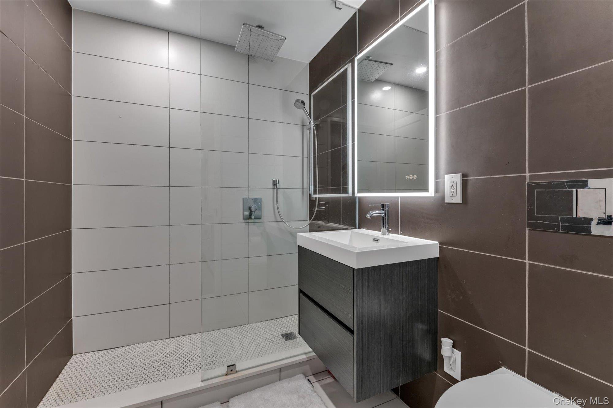 1238 63rd Street Unit: D224