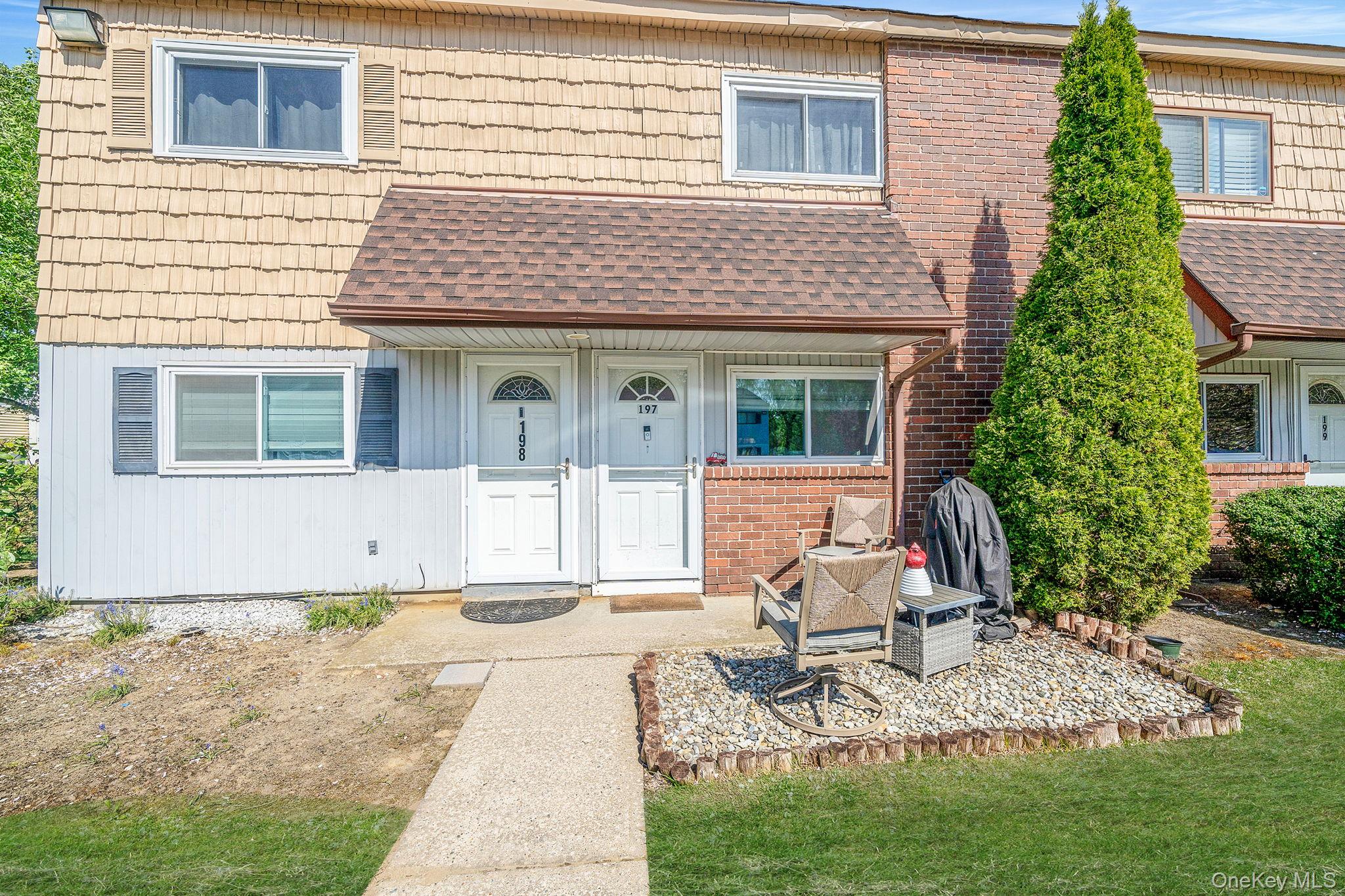 197 N Pointe Circle Unit: 197