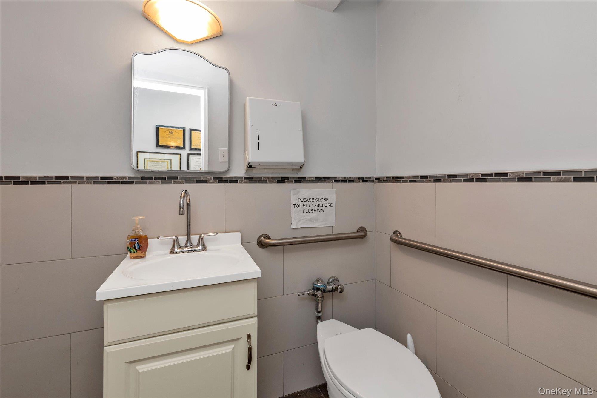 23-35 Bell Boulevard Unit: LF