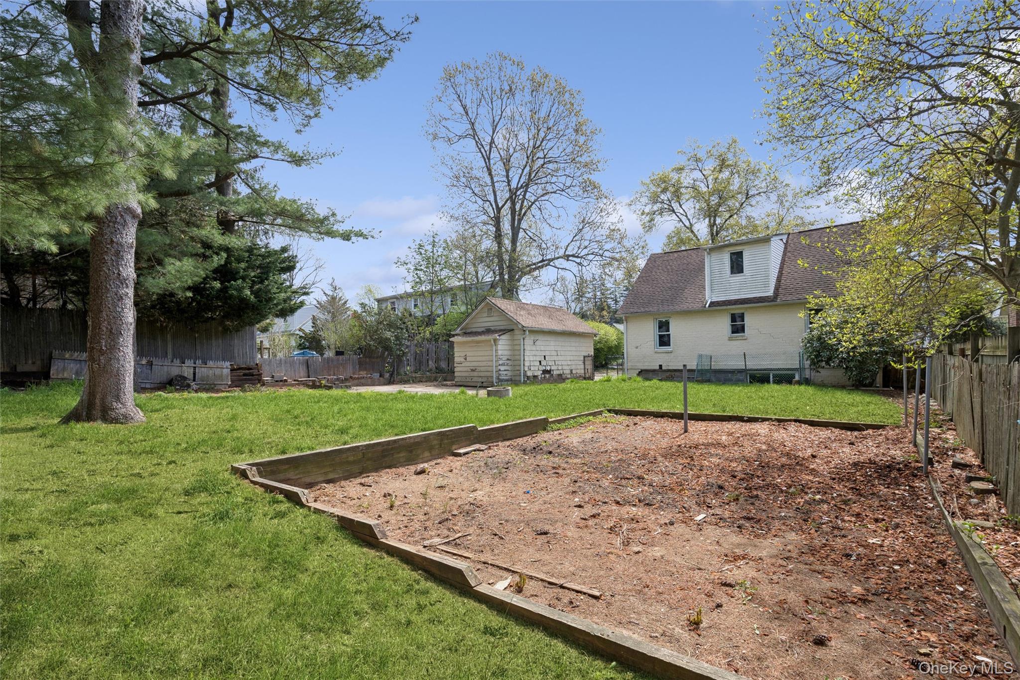 107 E 25th Street