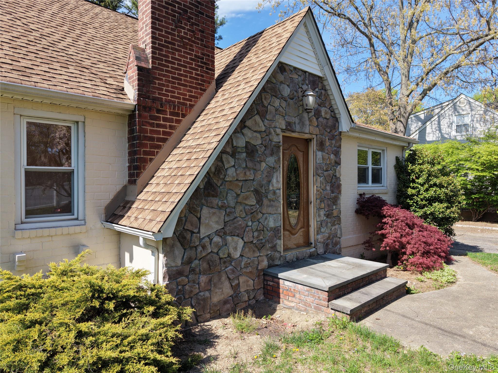 107 E 25th Street