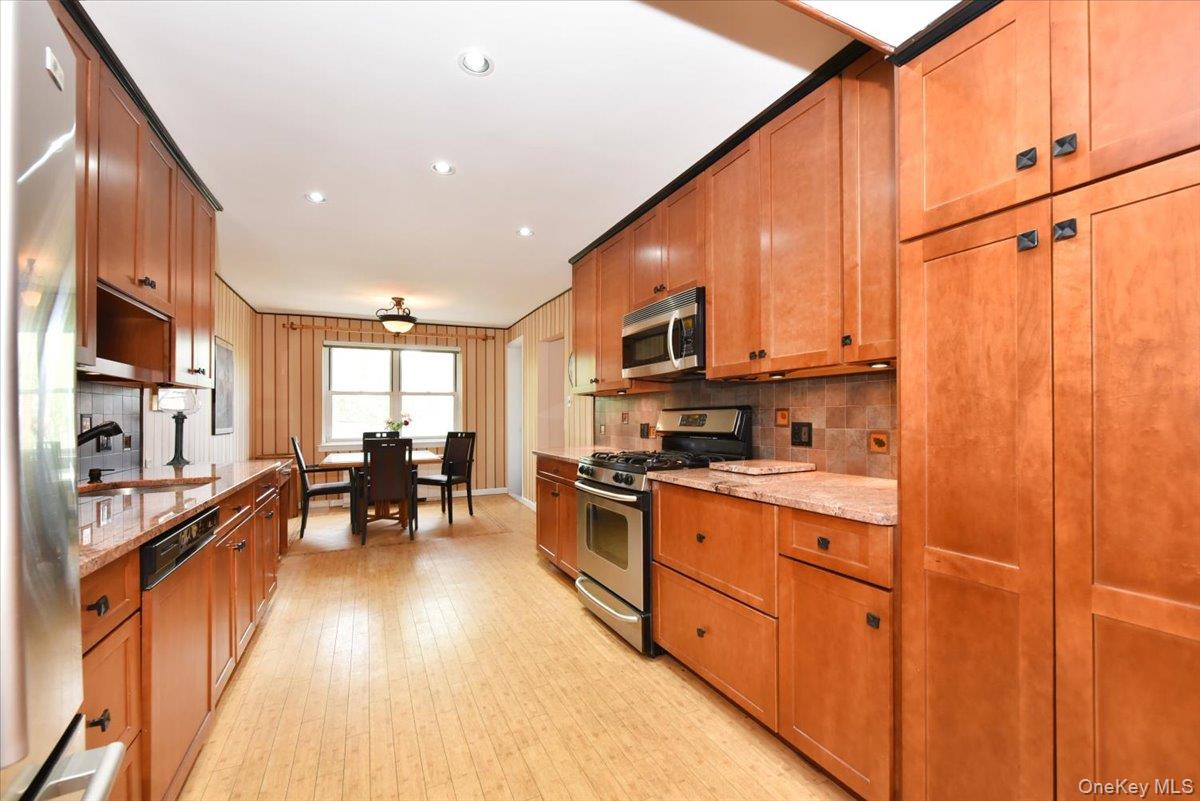 180 S MIDDLE NECK Road Unit: 3-K