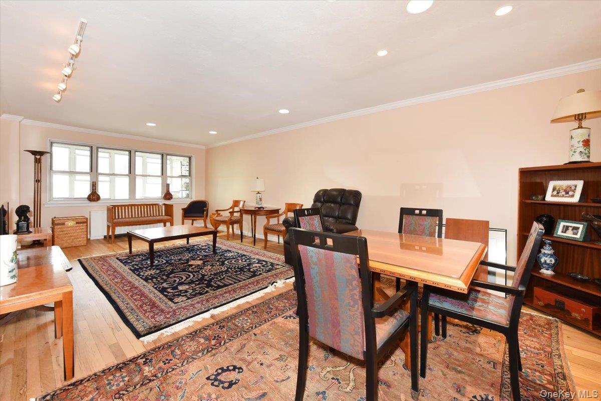 180 S MIDDLE NECK Road Unit: 3-K