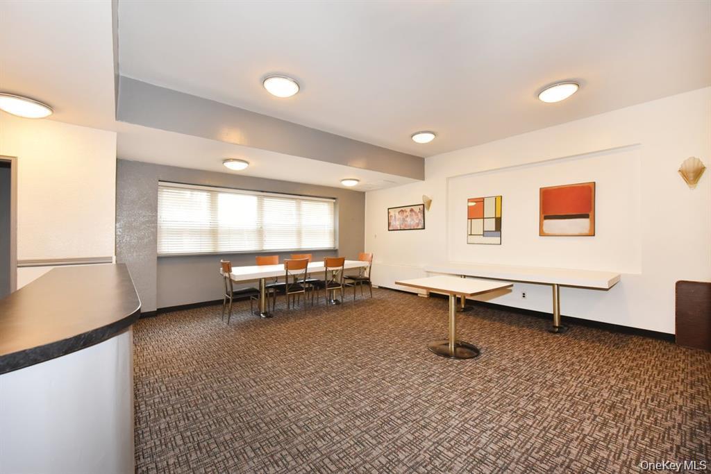 180 S MIDDLE NECK Road Unit: 3-K