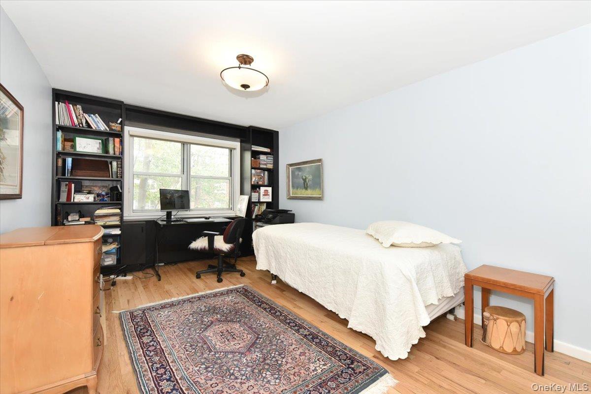 180 S MIDDLE NECK Road Unit: 3-K