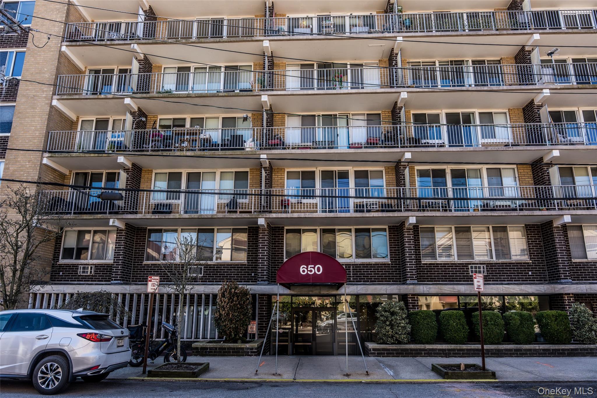 650 Shore Road Unit: 1C
