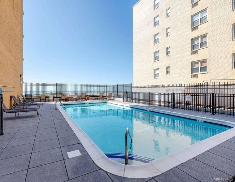 650 Shore Road Unit: 1C