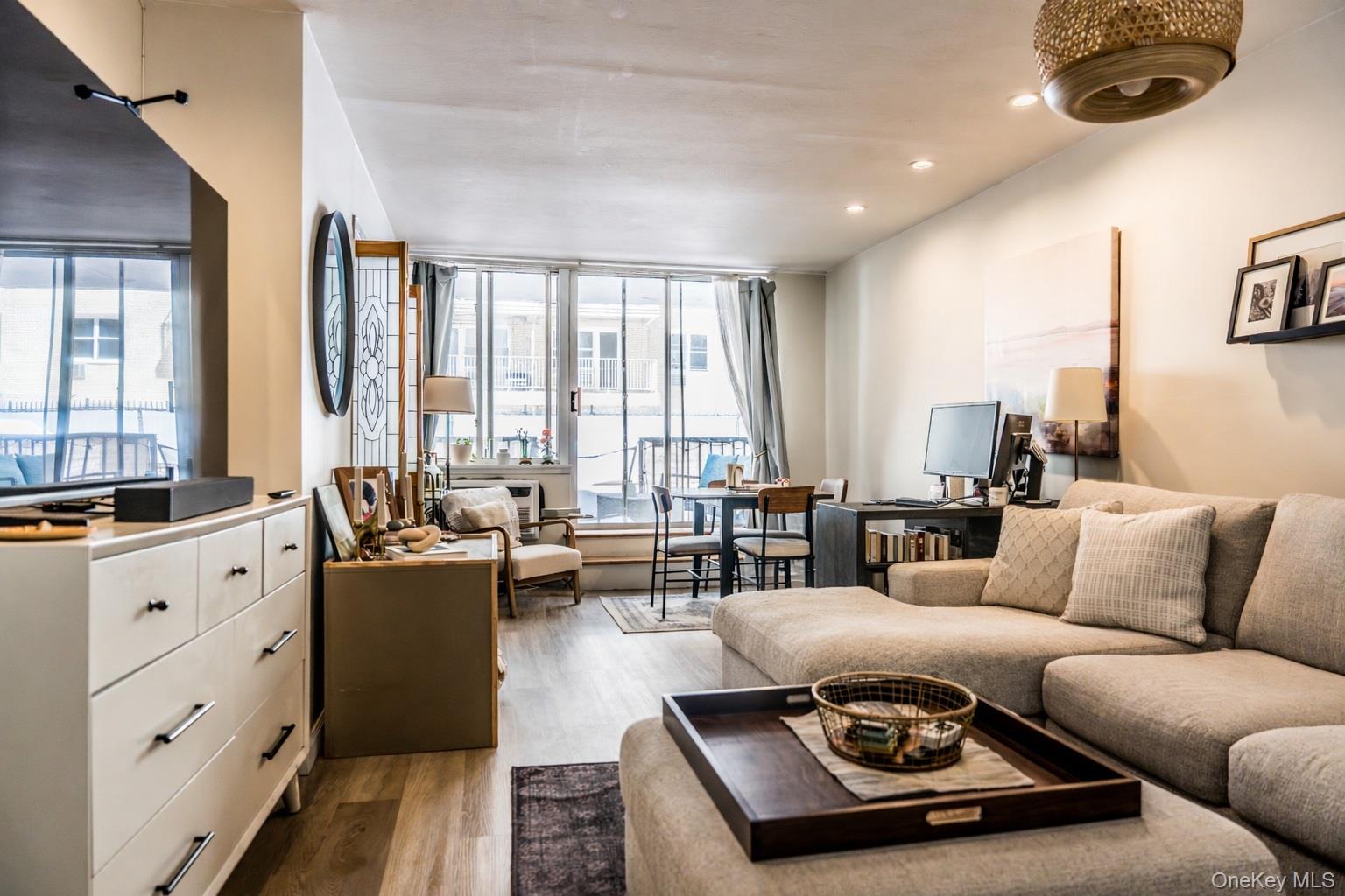650 Shore Road Unit: 1C