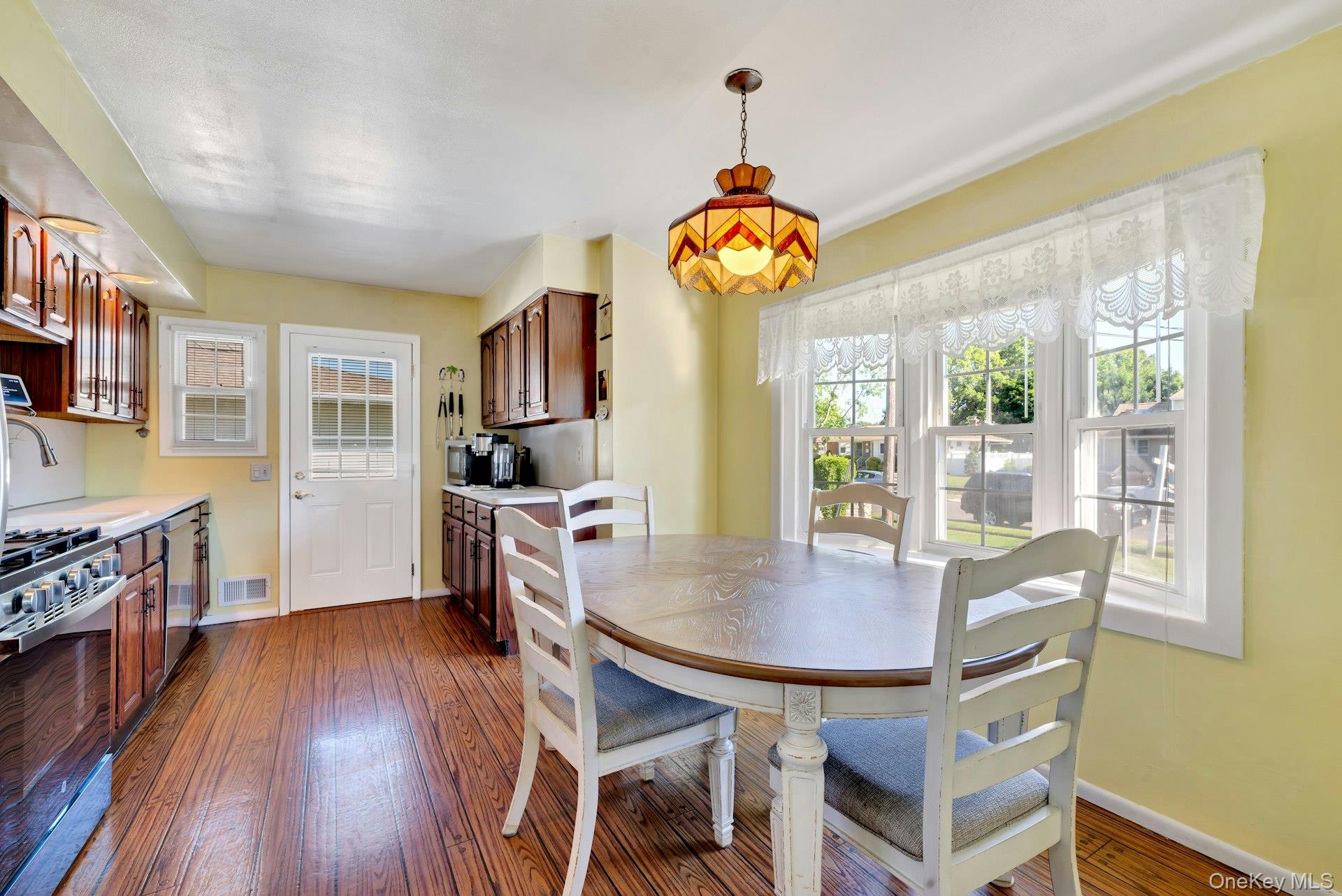 7 Applewood Road
