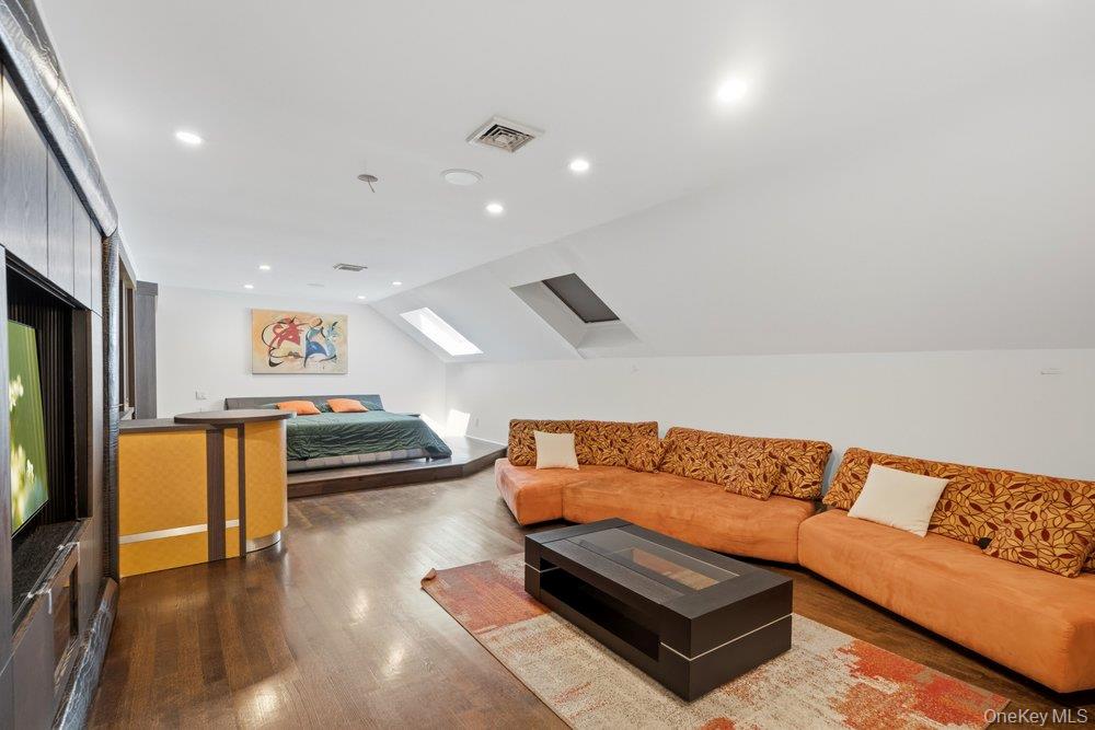 10 Hart Place