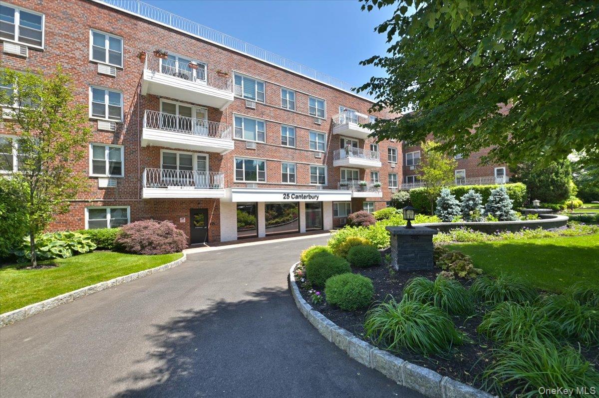 25 CANTERBURY Road Unit: 3-L