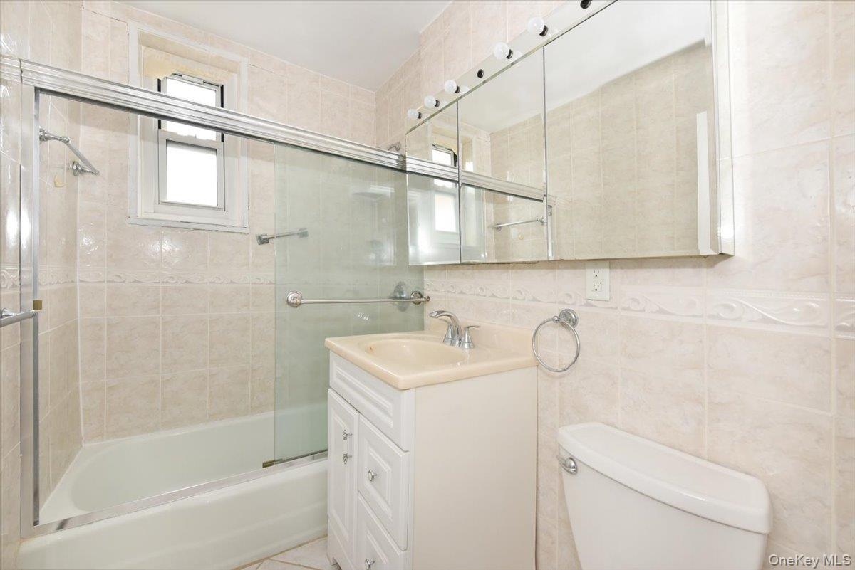 25 CANTERBURY Road Unit: 3-L