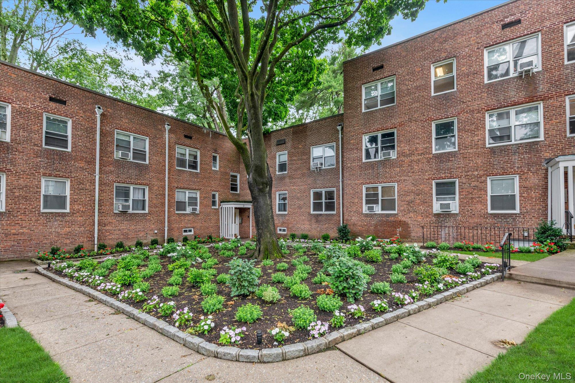 3 Edwards Street Unit: 1F