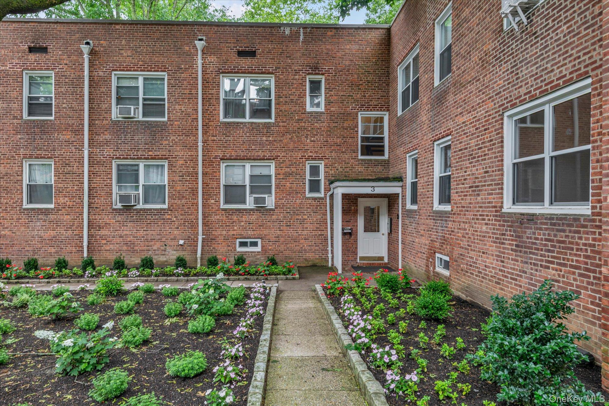 3 Edwards Street Unit: 1F