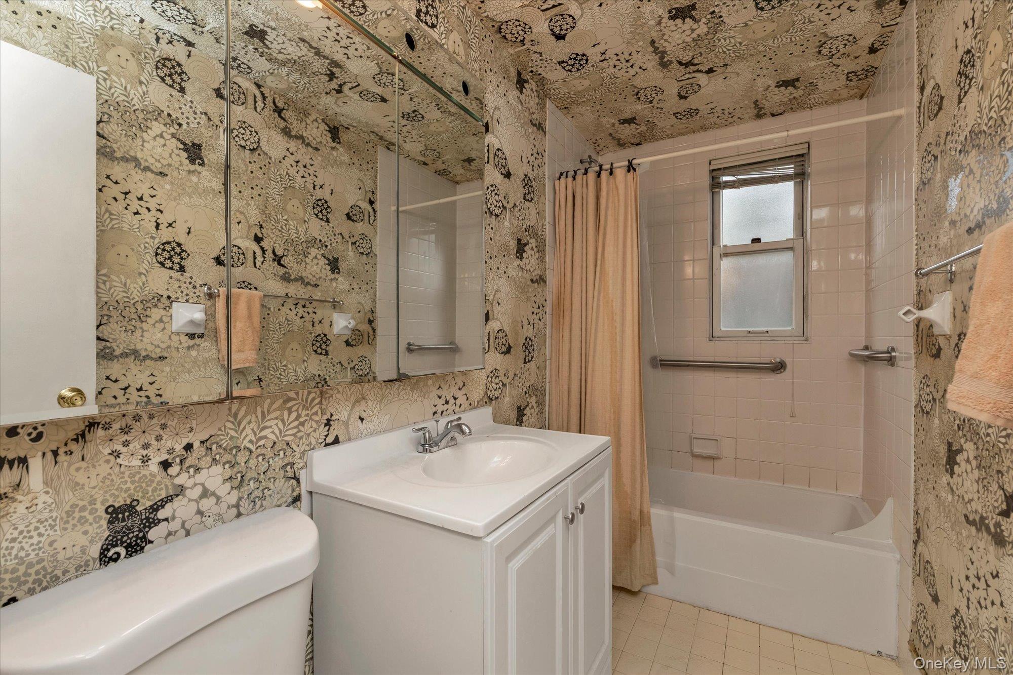 3 Edwards Street Unit: 1F