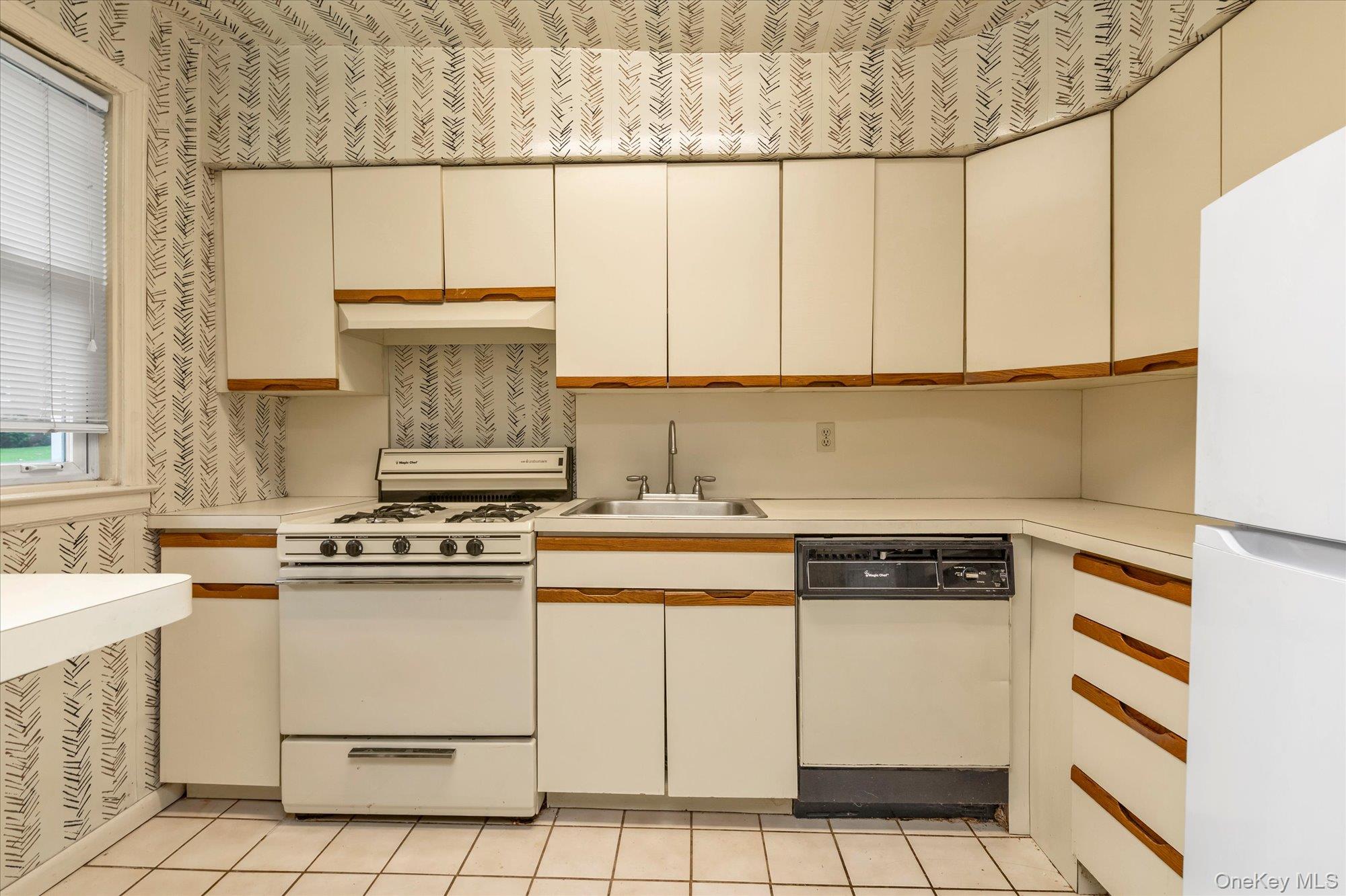 3 Edwards Street Unit: 1F