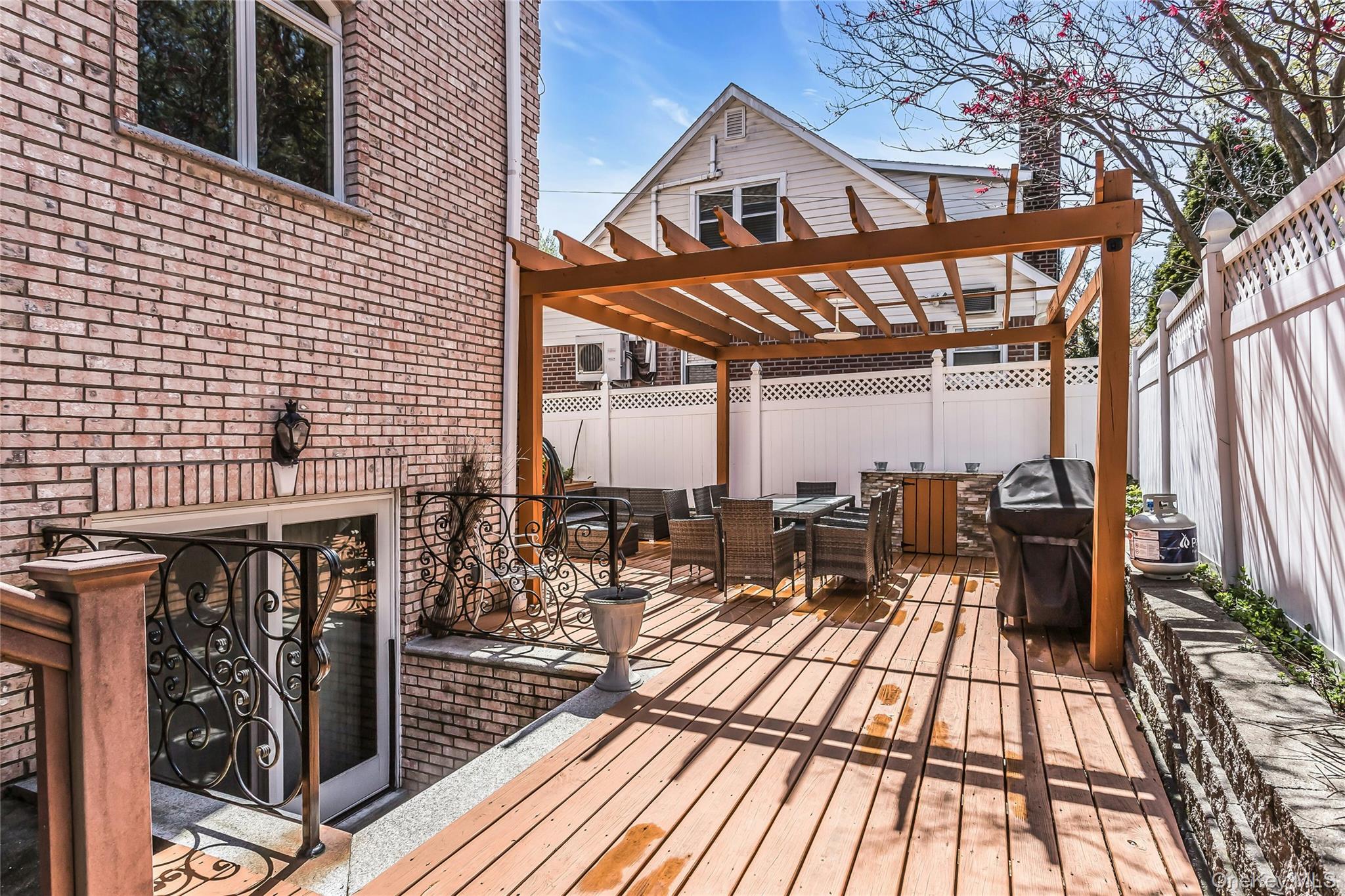 249-25 Cullman Avenue