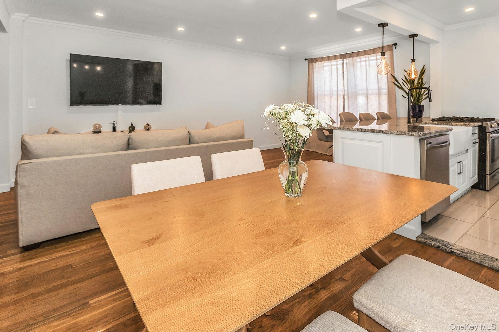 33-25 90th Street Unit: 6C