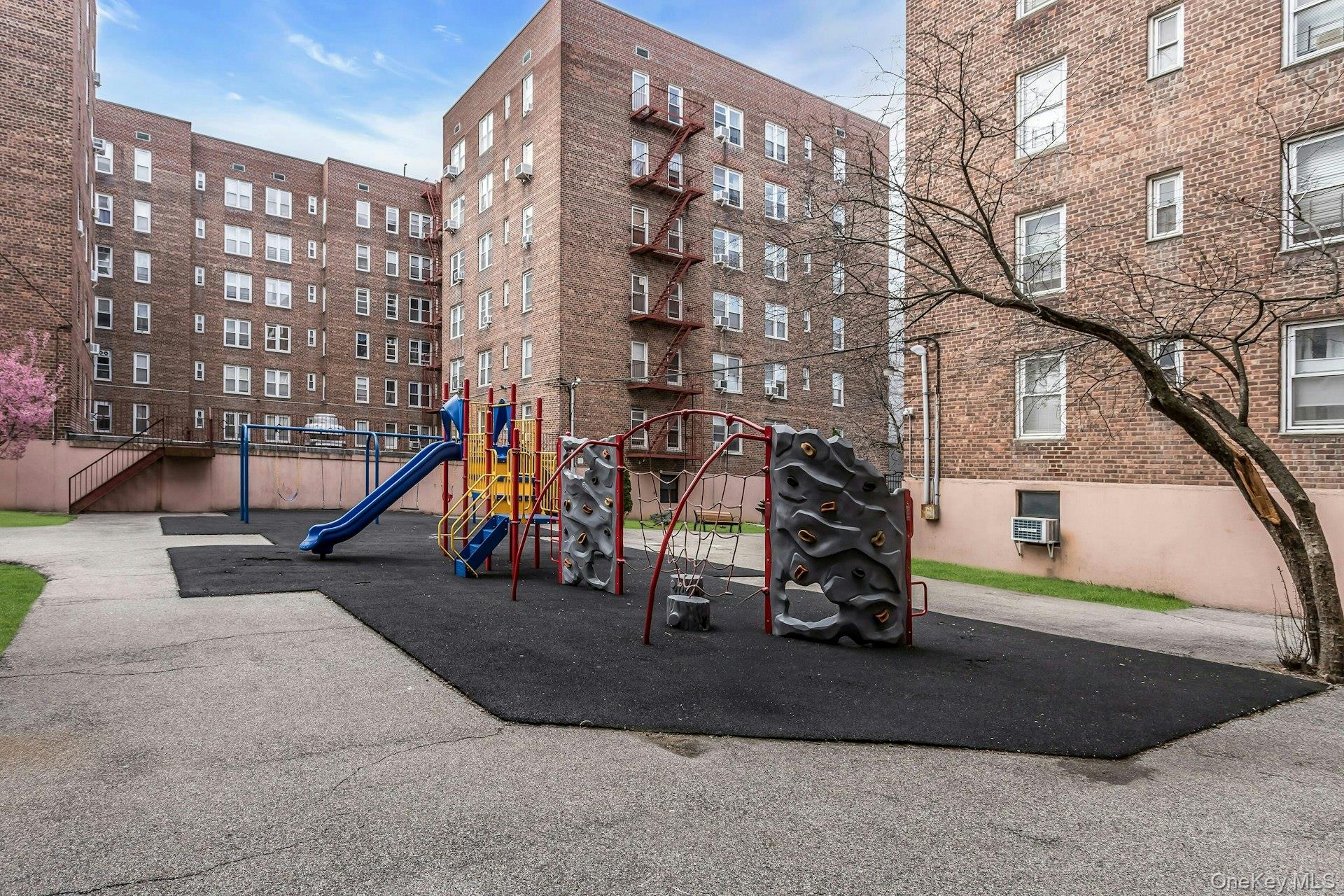 33-25 90th Street Unit: 6C