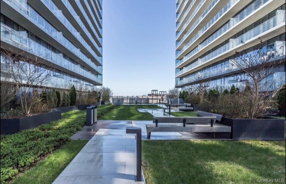 131-01 40th Road Unit: PH2P