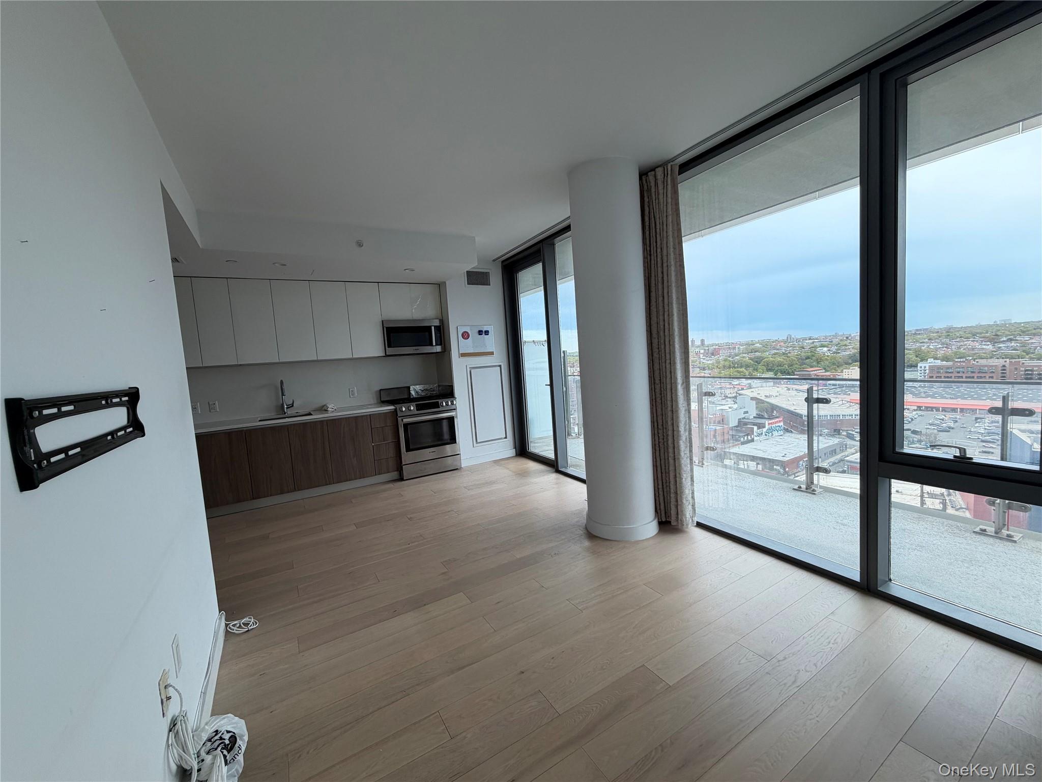 131-01 40th Road Unit: PH2P