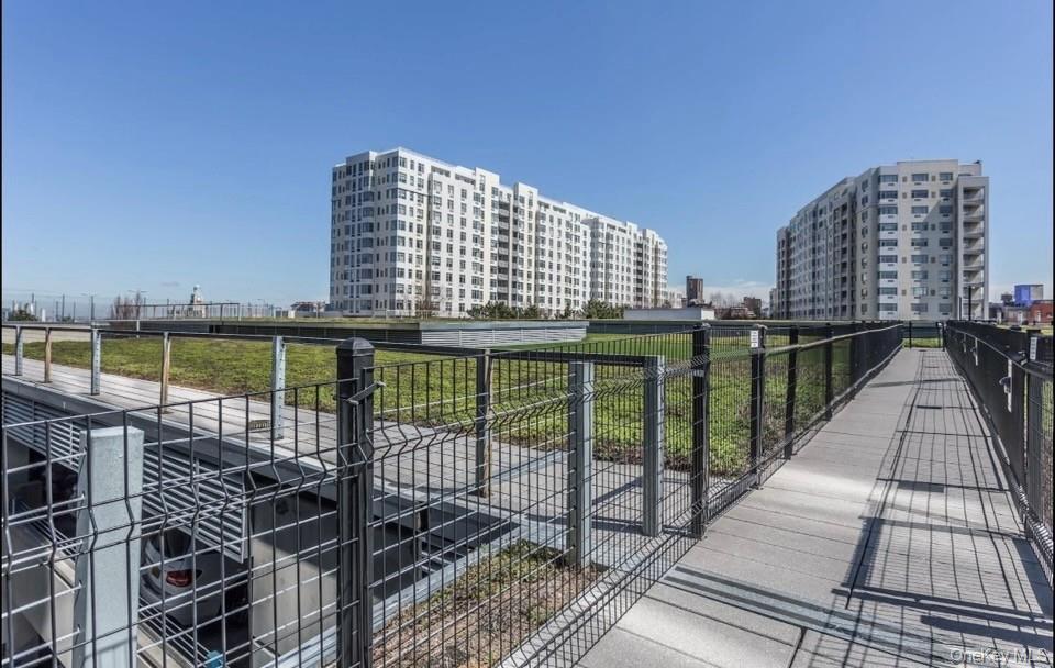 131-01 40th Road Unit: PH2P