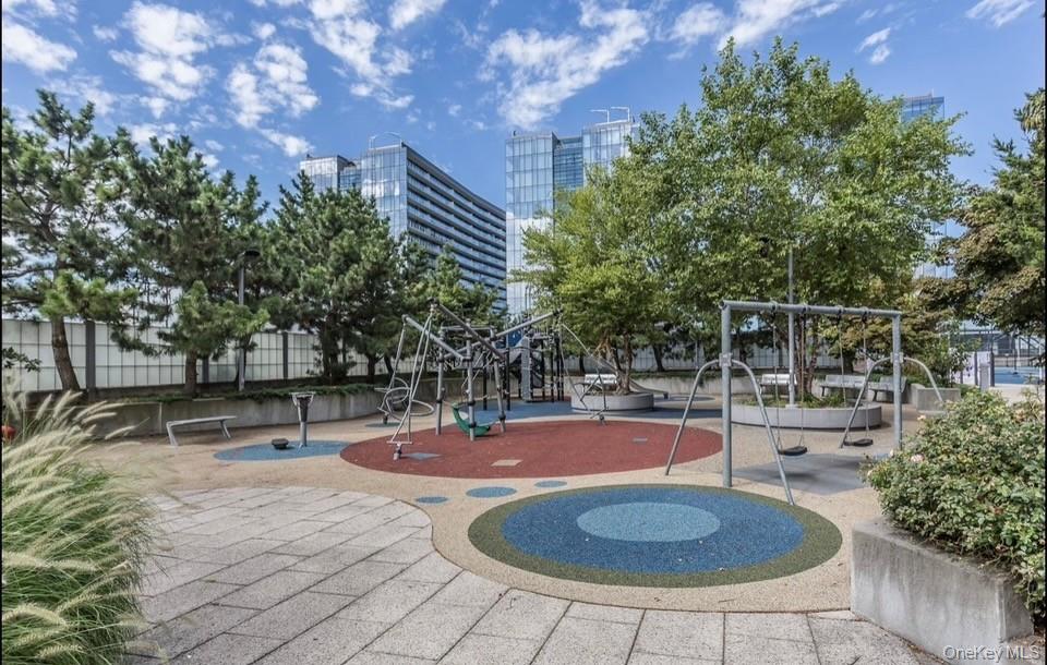 131-01 40th Road Unit: PH2P