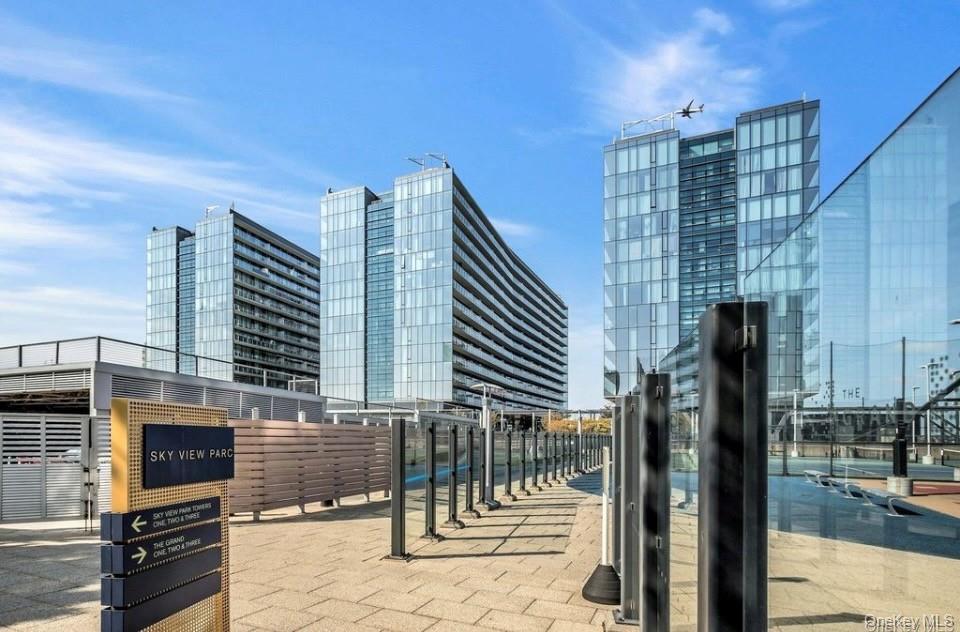 131-01 40th Road Unit: PH2P