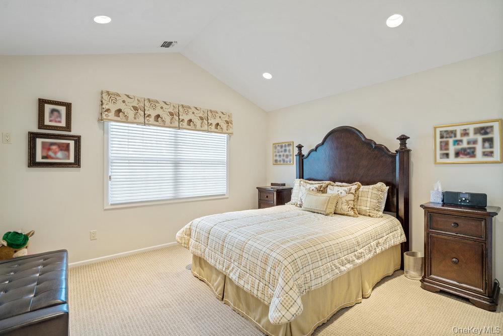 11 Bayview Drive