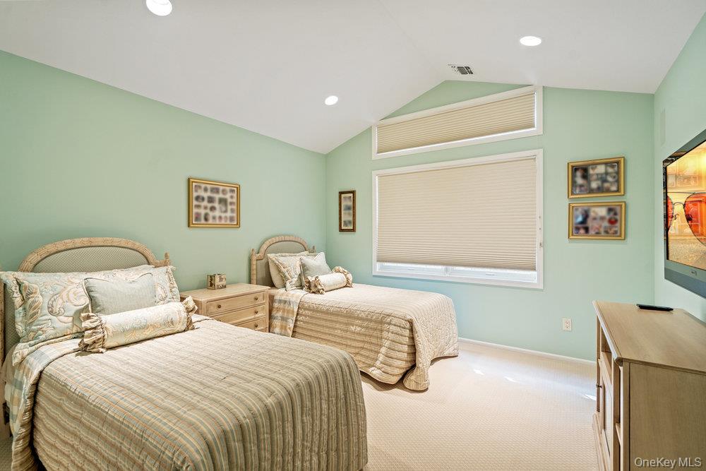 11 Bayview Drive