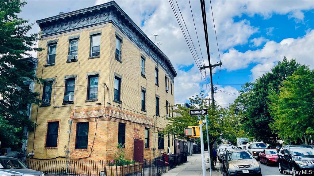 482 Ridgewood Ave