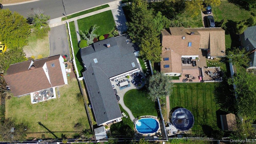 55 Duckpond Drive N