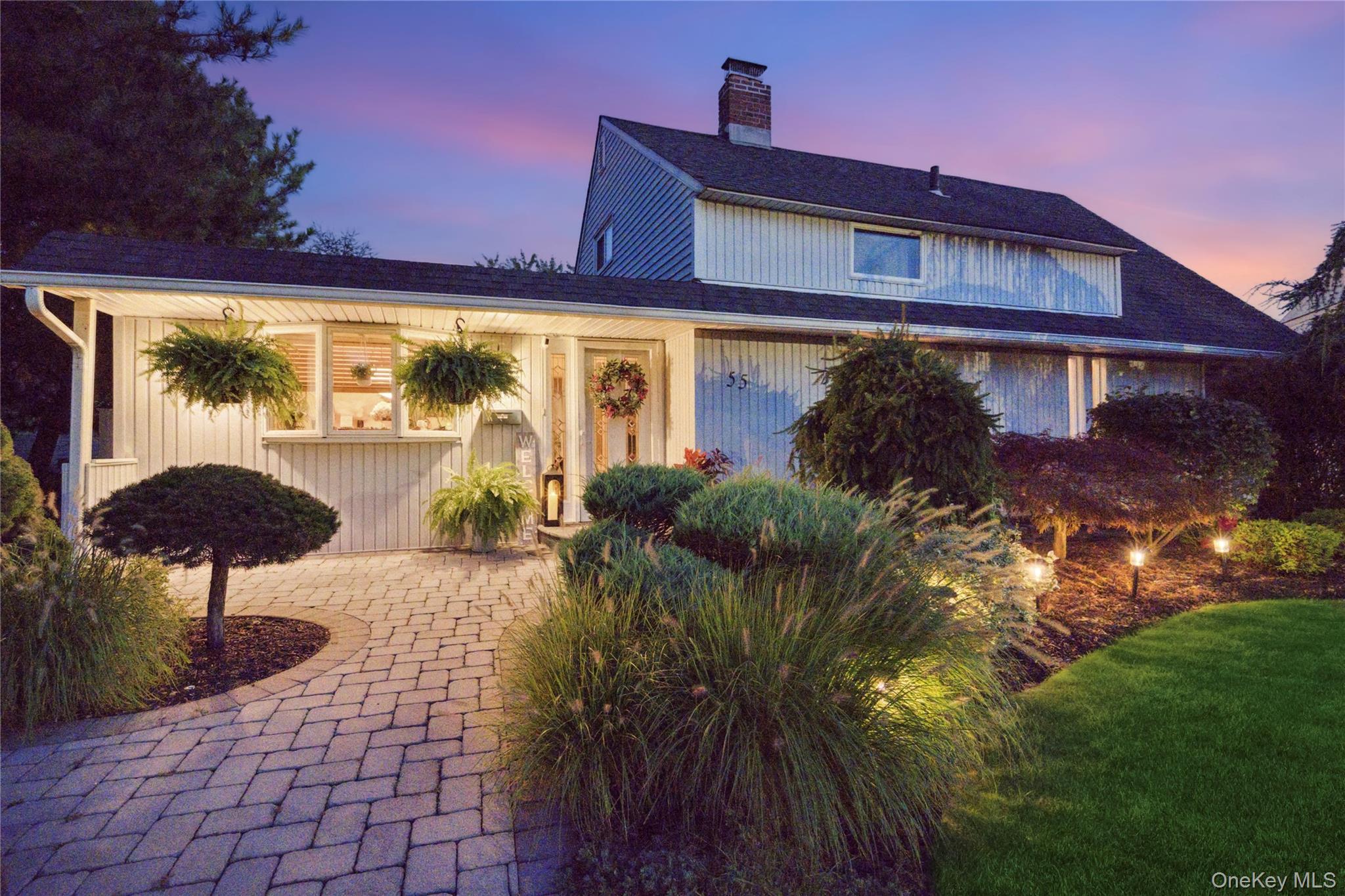55 Duckpond Drive N