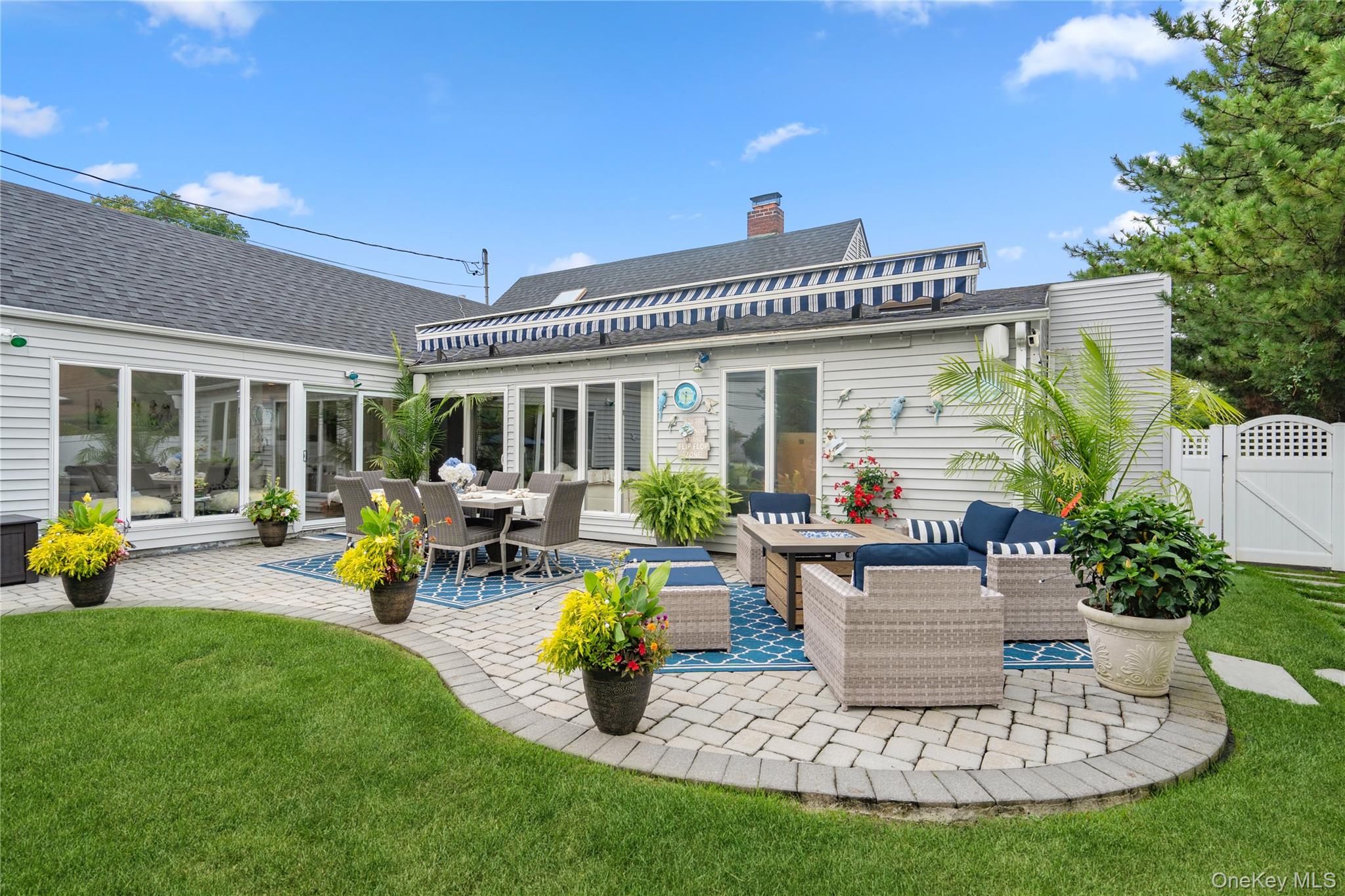 55 Duckpond Drive N