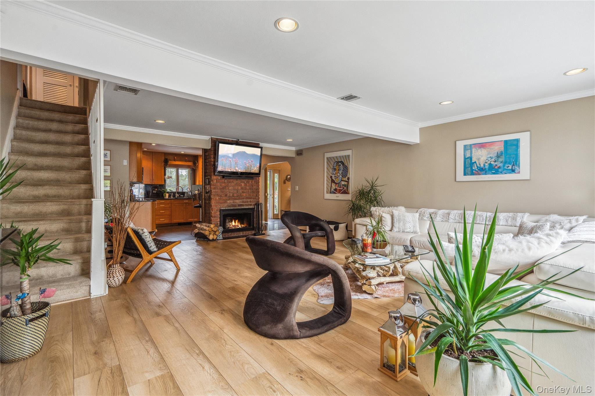 55 Duckpond Drive N