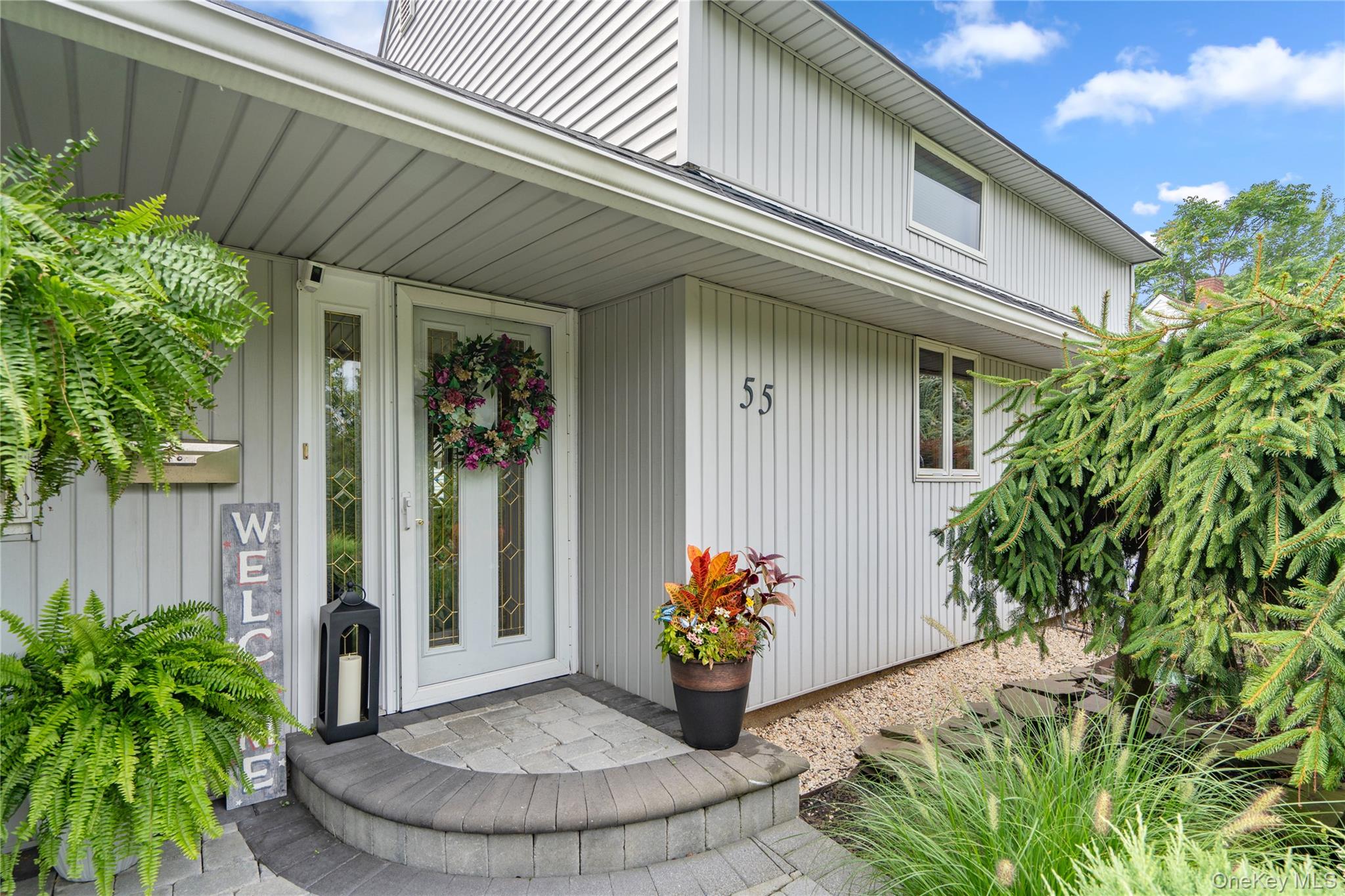 55 Duckpond Drive N